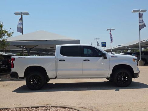 Used 2023 Chevrolet Silverado 1500 LT Trail Boss w/ Convenience Package II AWD/4WD image 9