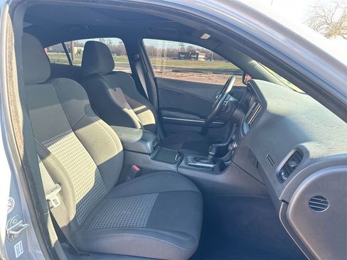 Used 2022 Dodge Charger R/T w/ Blacktop Package image 31