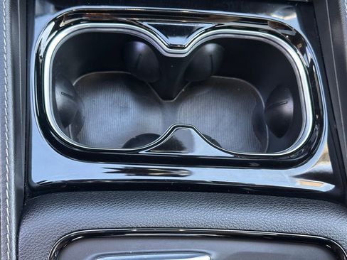 Used 2025 Chrysler Pacifica Limited image 41