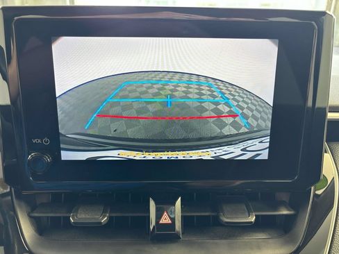 Used 2025 Toyota Corolla LE FWD image 29