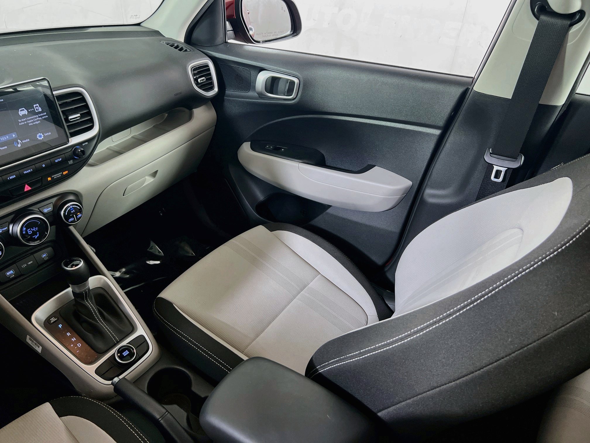 Used 2024 Hyundai Venue SEL FWD image 22
