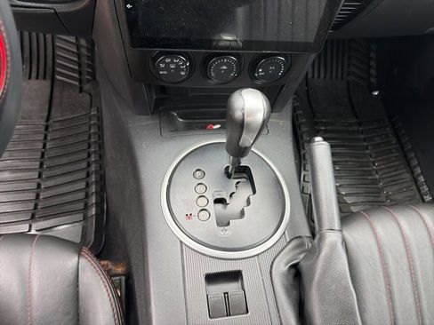 Used 2007 MAZDA MX-5 Miata Touring w/ Appearance Pkg RWD image 9