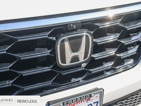 Used 2024 Honda Pilot Elite image 11