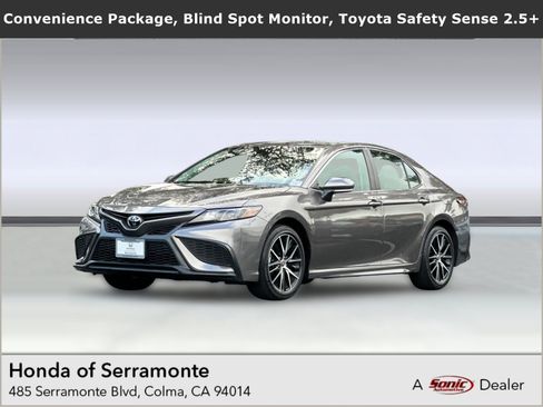 Used 2021 Toyota Camry SE image 1