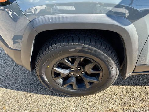 Used 2015 Jeep Cherokee Trailhawk w/ Cold Weather Group AWD/4WD image 25