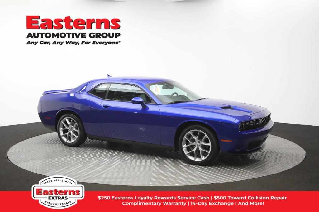 Used 2022 Dodge Challenger SXT w/ Plus Package RWD image 49