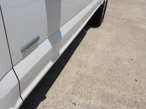 Used 2017 Ford F150 Platinum w/ Equipment Group 701A Luxury AWD/4WD image 25