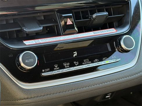 Used 2025 Toyota Corolla SE image 25