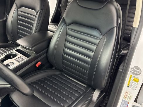 Used 2022 Ford Edge SEL AWD/4WD image 9