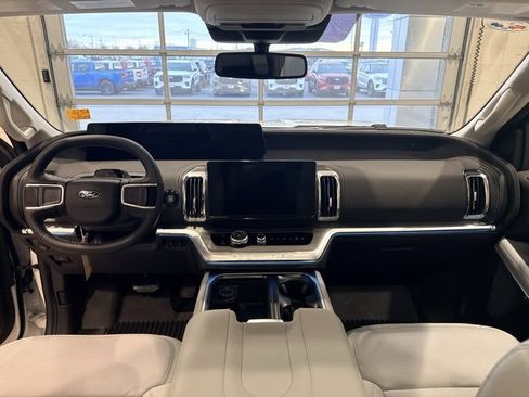 New 2026 Ford Expedition Platinum image 29