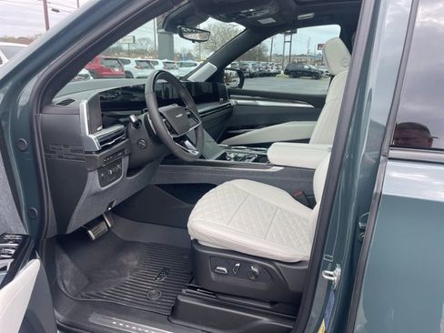 Used 2026 Cadillac Escalade V w/ LPO, Floor Liner Package image 9