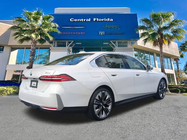 Used 2025 BMW 530i w/ Premium Package RWD image 5