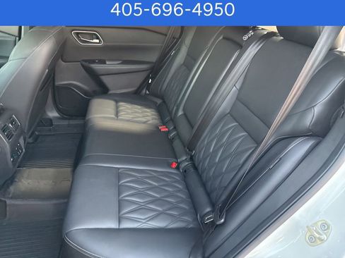 Used 2022 Nissan Rogue Platinum w/ Head-Up Display Package image 16