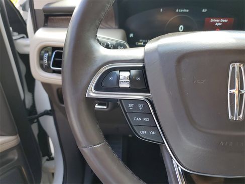 Used 2023 Lincoln Nautilus Reserve image 24