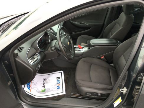 Used 2018 Chevrolet Malibu LT w/ Driver Confidence Package image 16