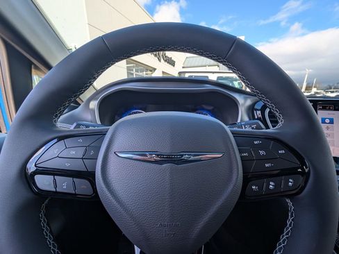 New 2026 Chrysler Pacifica Select w/ S Appearance Package image 22