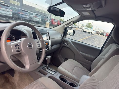 Used 2015 Nissan Frontier SV w/ SV Value Truck Package AWD/4WD image 26