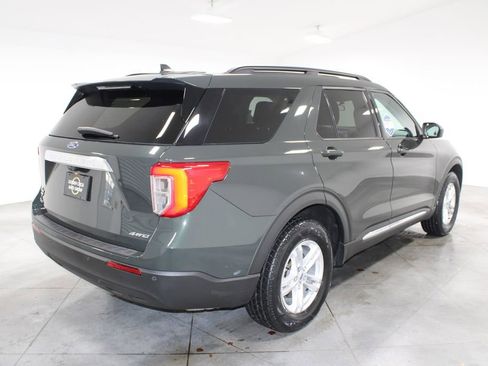 Used 2023 Ford Explorer XLT AWD/4WD image 9