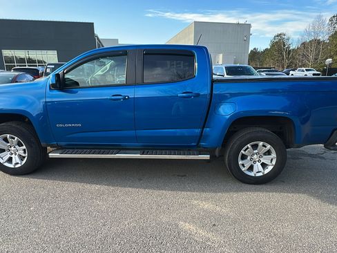Used 2022 Chevrolet Colorado LT w/ LT Convenience Package image 11