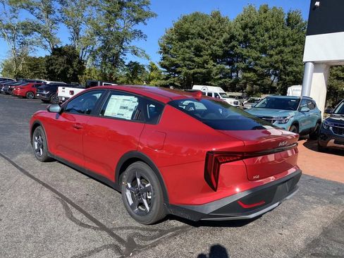 New 2025 Kia K4 LXS image 3