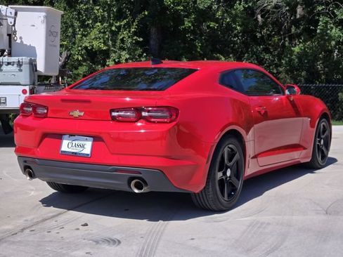 Used 2023 Chevrolet Camaro LT RWD image 8