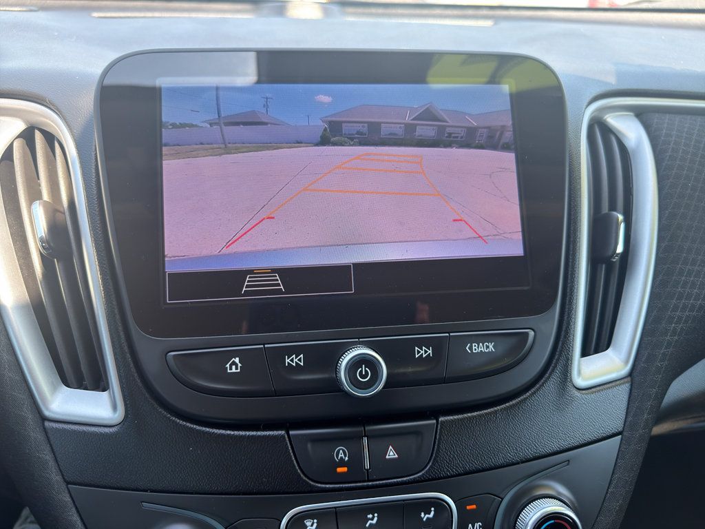 Used 2024 Chevrolet Malibu LT FWD image 21