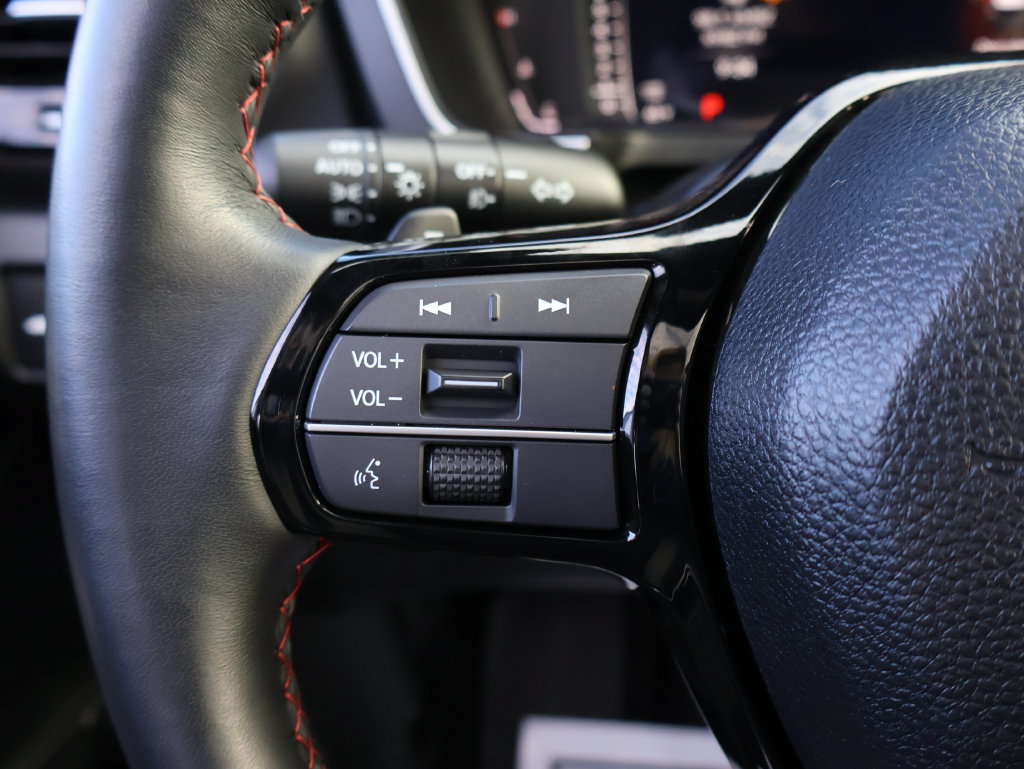 Used 2025 Honda Pilot Black Edition image 30