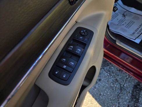 Used 2019 Jeep Grand Cherokee Overland AWD/4WD image 14