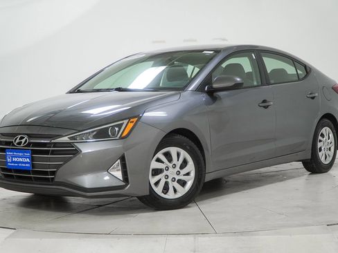 Used 2019 Hyundai Elantra SE image 1