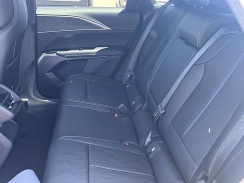 New 2025 Cadillac Lyriq Luxury image 18