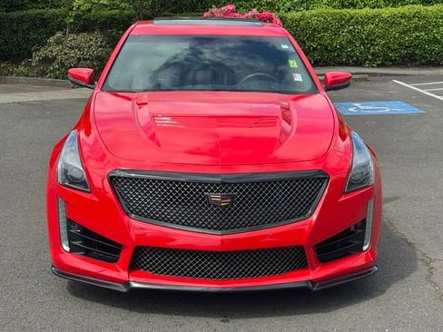 Used 2019 Cadillac CTS V w/ Luxury Package RWD image 2