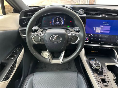 Used 2023 Lexus RZ 450e Premium image 15