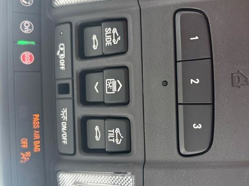 Used 2023 Buick Enclave Essence w/ Experience Buick Package FWD image 19