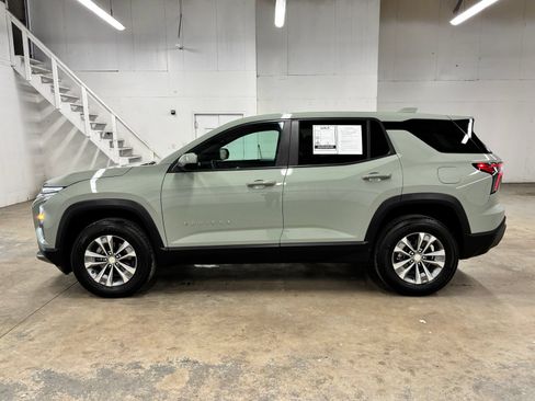 Used 2025 Chevrolet Equinox LT FWD image 4