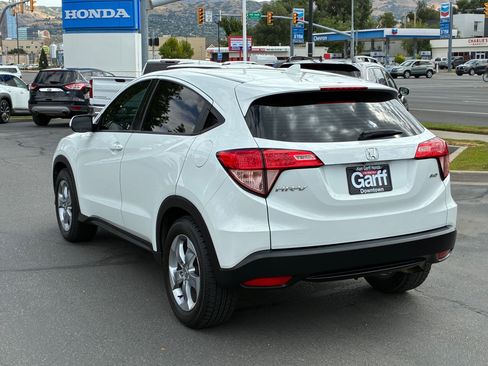 Used 2018 Honda HR-V LX image 8