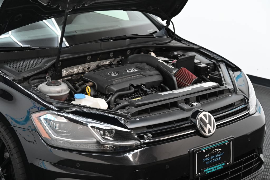 Used 2019 Volkswagen Golf R 4-Door AWD/4WD image 17