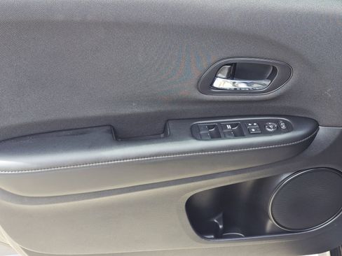 Used 2021 Honda HR-V Sport image 16