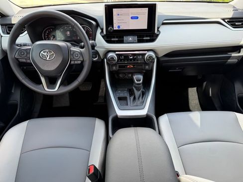 Used 2025 Toyota RAV4 XLE Premium image 27