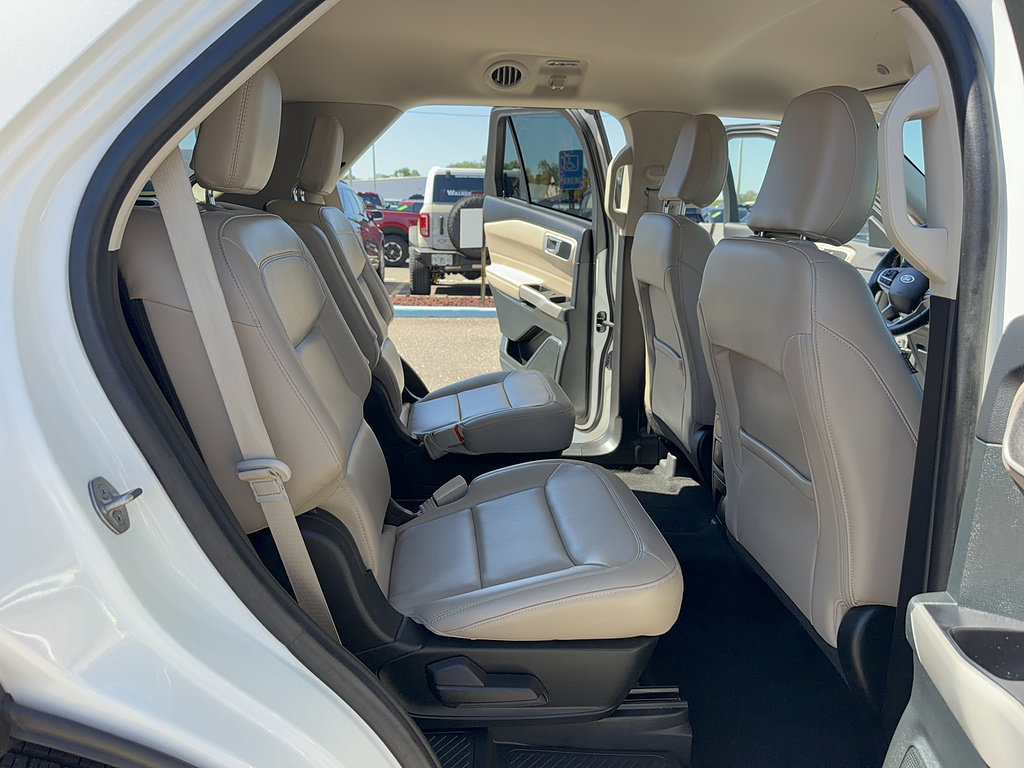 Certified 2023 Ford Explorer XLT w/ Equipment Group 202A RWD image 15
