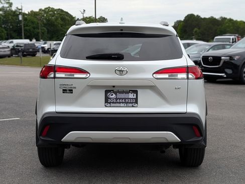 Used 2024 Toyota Corolla Cross LE FWD image 8
