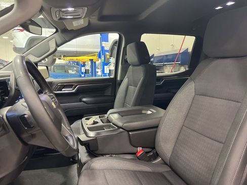Used 2023 Chevrolet Silverado 1500 LT image 10