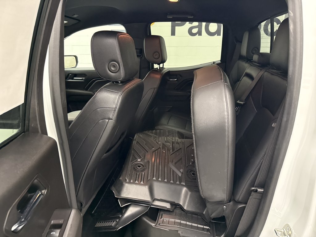 Used 2024 Chevrolet Colorado LT w/ LT Convenience Package III RWD image 23