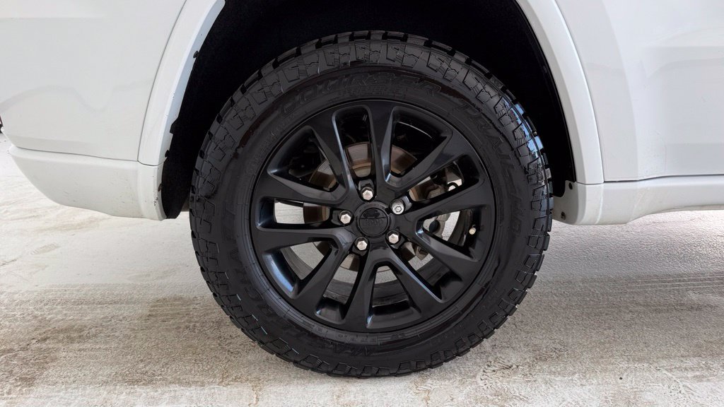 Used 2018 Jeep Grand Cherokee Altitude AWD/4WD image 22