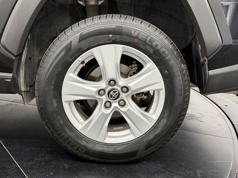Used 2021 Toyota RAV4 XLE w/ Carpet Mat Package (TMS) AWD/4WD image 16