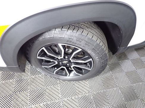 Used 2023 Chevrolet TrailBlazer ACTIV w/ Sun and Liftgate Package image 38