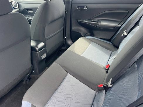 Used 2025 Nissan Versa SV FWD image 9