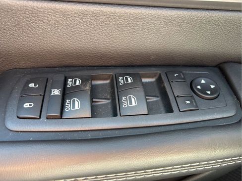 New 2026 Chrysler Pacifica Select image 11