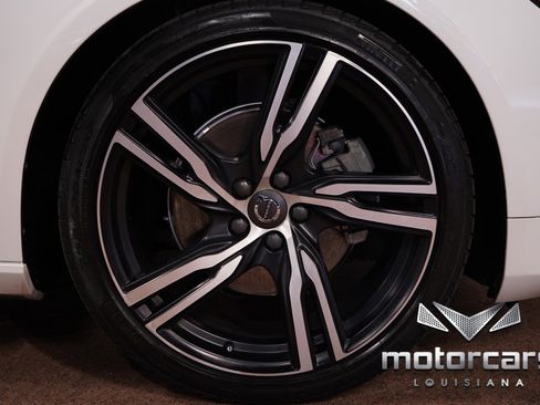 Used 2019 Volvo V90 T5 R-Design image 22