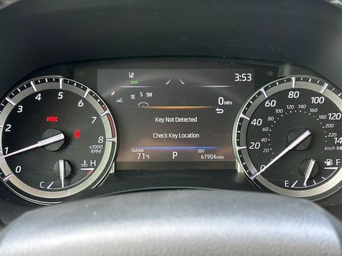 Used 2022 Toyota Highlander XLE AWD/4WD image 34