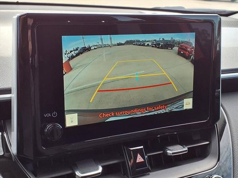 Certified 2025 Toyota Corolla Cross XLE image 12